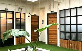 Avisala Hostel Coron